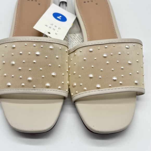 A‎ New Day Women's Elain Pearl Mesh Slide Sandals Size 7 NWT Beige - Picture 4 of 5